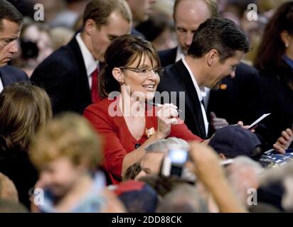 NO FILM, NO VIDEO, NO TV, NO DOCUMENTARIO - candidato repubblicano alla vicepresidenza Sarah Palin durante una campagna di arresto al Franklin and Marshall College a Lancaster, PA, USA martedì 9 settembre 2008. Foto di ed Hille/Philadelphia Inquirer/MCT/ABACAPRESS.COM Foto Stock