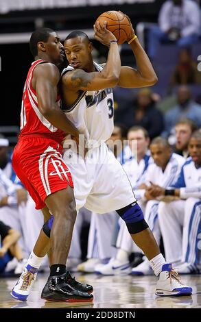 NO FILM, NO VIDEO, NO TV, NO DOCUMENTARIO - Washington Wizards Caron Butler (3) è difeso da Houston Rockets Ron Artest (96) durante il loro gioco giocato al Verizon Center a Washington, D.C., Venerdì notte, 21 novembre 2008. Houston ha vinto il gioco 102-91. Foto di Harry E. Walker/MCT/ABACAPRESS.COM Foto Stock