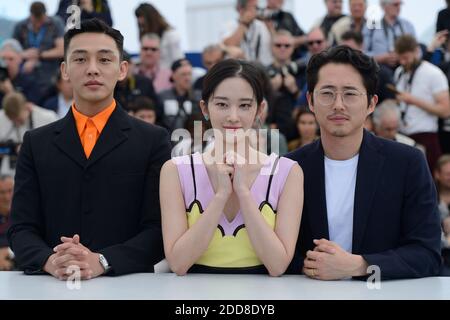 L'attore STATUNITENSE-sudcoreano Steven Yeun, l'attrice sudcoreana Jun Jong Seo e l'attore sudcoreano Yoo Ah-in partecipano al Burning Photocall tenutosi al Palais des Festivals nell'ambito del 71esimo Festival annuale del cinema di Cannes il 16 maggio 2018 a Cannes, Francia. Foto di Aurore Marechal/ABACAPRESS.COM Foto Stock