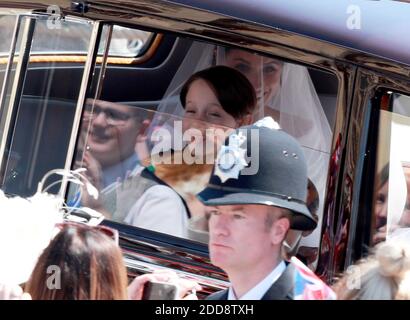 Meghan Markle scende lungo la Long Walk verso il Castello di Windsor con sua madre Doria Ragland per la cerimonia di matrimonio reale al Principe Harry della Gran Bretagna alla St George's Chapel nel Castello di Windsor, a Windsor, in Gran Bretagna, il 19 maggio 2018. Foto di Lauren Hurley / ABACAPRESS.COM Foto Stock