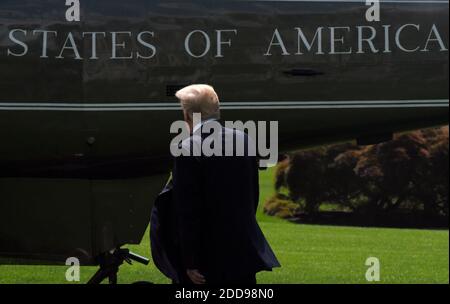 Il presidente DEGLI STATI UNITI Donald Trump si fa strada per imbarcarsi su Marine One dal South Lawn della Casa Bianca il 23 maggio 2018 a Washington, DC. Foto di Olivier Douliery/Abaca Press Foto Stock