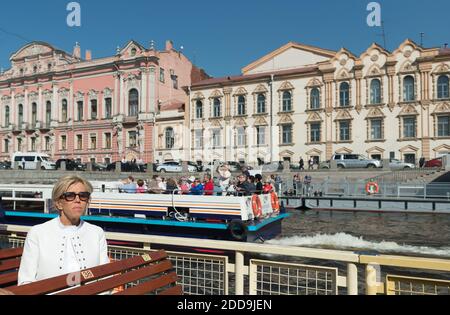 Brigitte Macron visitando la città con un battello fluviale a San Pietroburgo, Russia, il 25 maggio 2018. Foto di Jacques Witt/pool / ABACAPRESS.COM Foto Stock