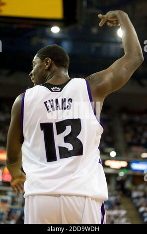 NO FILM, NO VIDEO, NO TV, NO DOCUMENTARIO - il Sacramento Kings' Tireke Evans (13) sostiene un appello di funzionari contro i Toronto Raptors nella prima metà dell'azione dell'NBA all'Arco Arena di Sacramento, CA, USA il 10 marzo 2010. Foto di Carl Costas/Sacramento Bee/MCT/Cameleon/ABACAPRESS.COM Foto Stock