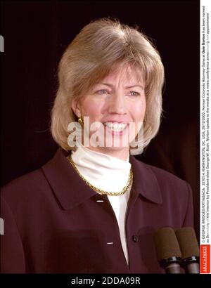 NESSUN FILM, NESSUN VIDEO, NESSUNA TV, NESSUN DOCUMENTARIO - © GEORGE BRIDGES/KRT/ABACA. 22701-4. WASHINGTON, DC, USA, 29/12/2000. L'ex procuratore generale del Colorado Gale Norton è stato nominato Segretario dell'interno dal presidente eletto George W. Bush. Norton parla ai media in una conferenza stampa che lo annuncia Foto Stock