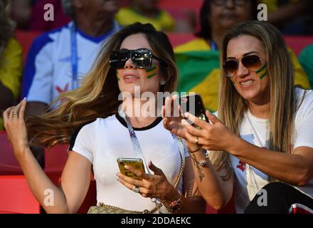 Larissa Pereira, 25 anni, moglie del 26° giocatore brasiliano Roberto Firmino alla Coppa del mondo FIFA Brasile contro Serbia, allo Stadio Spartak di Mosca, Russia, il 27 giugno 2018. Foto di Christian Liegi/ABACAPRESS.COM Foto Stock