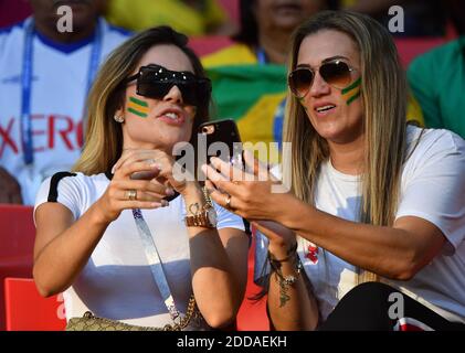 Larissa Pereira, 25 anni, moglie del 26° giocatore brasiliano Roberto Firmino alla Coppa del mondo FIFA Brasile contro Serbia, allo Stadio Spartak di Mosca, Russia, il 27 giugno 2018. Foto di Christian Liegi/ABACAPRESS.COM Foto Stock