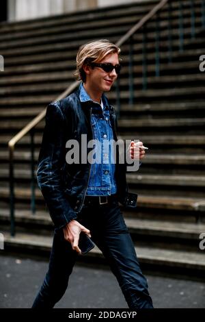 Street Style, in arrivo alla fiera Prenza Schouler Primavera estate 2019, tenutasi a Wall Street, a New York, USA, il 10 settembre 2018. Foto di Marie-Paola Bertrand-Hillion/ABACAPRESS.COM Foto Stock