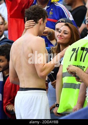 Benjamin Pavard e Rachel Legrain-Trapani durante la Coppa del mondo 2018, Francia contro Argentina allo stadio Kazan Arena di Kazan, Russia, il 30 giugno 2018. Foto di Christian Liegi/ABACAPRESS.COM Foto Stock