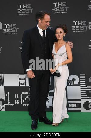 L'ex portiere dell'Inghilterra David Seaman e Frankie Poultney arrivano al Best FIFA Football Awards 2018 presso la Royal Festival Hall di Londra, Regno Unito, il 24 settembre 2018. Foto di Christian Liegi/ABACAPRESS.COM Foto Stock