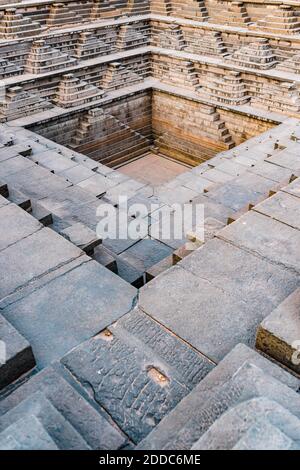 India, Karnataka, Hampi, Square Water Pavilion, chiamato anche Queens Bath Foto Stock