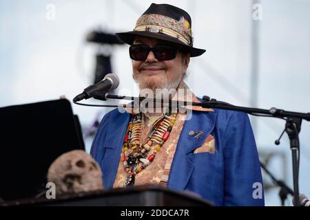 NO FILM, NO VIDEO, NO TV, NO DOCUMENTARIO - leggenda della musica Dr. John in concerto al Raleigh Amphitheatre Mercoledì notte, 12 giugno 2012 a Raleigh, North Carolina, USA. Foto di Scott Sharpe/Raleigh News & Observer/MCT/ABACAPRESS.COM Foto Stock