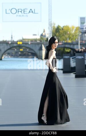 Ming Xi cammina sulla pista durante le defile l'Oreal Parigi come parte della settimana della moda di Parigi Womenswear Primavera/Estate 2019 il 30 settembre 2018 a Parigi, Francia. Foto di Laurent Zabulon/ABACAPRESS.COM Foto Stock