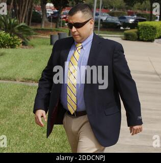 NESSUN FILM, NESSUN VIDEO, NESSUNA TV, NESSUN DOCUMENTARIO - George Zimmerman entra nella sua audizione al tribunale della contea di Seminole a Sanford, Florida, USA, venerdì 19 ottobre 2012. Foto di Stephen M. Dowell/Orlando Sentinel/MCT/ABACAPRESS.COM Foto Stock