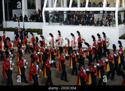 NO FILM, NO VIDEO, NO TV, NO DOCUMENTARY - The University of Maryland 'Mighty Sound of Maryland' Marching Band, Maryland, parata oltre il presidente degli Stati Uniti Barack Obama durante la parata di inaugurazione per il secondo mandato del presidente Obama a Washington, DC, USA, Lunedi, 21 gennaio 2013. Foto di Chuck Myers/MCT/ABACAPRESS.COM Foto Stock