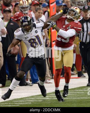 NO FILM, NO VIDEO, NO TV, NO DOCUMENTARIO - The Baltimore Ravens' Anquan Boldin (81) Stiff-Arms The San Francisco 49ers' Chris Culliver (29) in Super Bowl XLVII al Mercedes-Benz Superdome a New Orleans, Louisiana, USA, Domenica, 3 febbraio 2013. Foto di Drew Tarter/MCT/ABACAPRESS.COM) Foto Stock