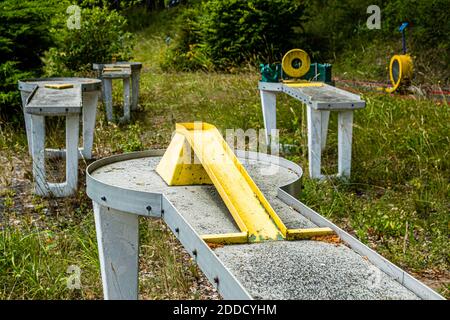 Campo da golf da tavolo fatiscente a Bad Kissingen, Germania Foto Stock