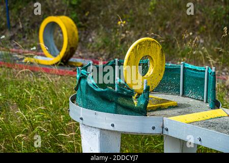 Campo da golf da tavolo fatiscente a Bad Kissingen, Germania Foto Stock