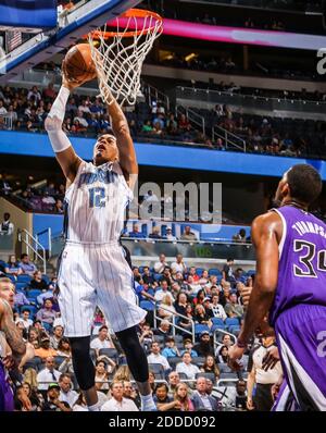 NESSUN FILM, NESSUN VIDEO, NESSUNA TV, NESSUN DOCUMENTARIO - il Tobias Harris di Orlando Magic (12) va in su per una ripresa durante l'azione del terzo trimestre contro i re di Sacramento all'Amway Center a Orlando, FL, USA il 27 febbraio 2013. Sacramento ha sormontato Orlando, 125-101. Foto di Joshua C. Cruey/Orlando Sentinel/MCT/ABACAPRESS.COM Foto Stock