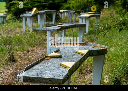 Campo da golf da tavolo fatiscente a Bad Kissingen, Germania Foto Stock