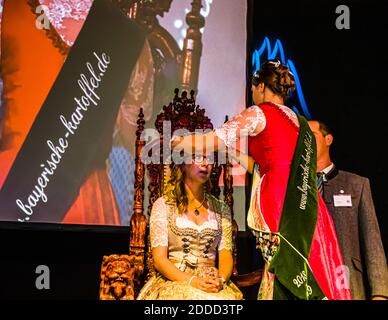 Cerimonia di incoronazione di Potato-Queen bavarese 2019 in Schrobenhausen, Germania Foto Stock