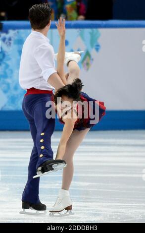 NESSUN FILM, NESSUN VIDEO, NESSUNA TV, NESSUN DOCUMENTARIO - la Felicia Zhang degli Stati Uniti e Nathan Bartholomay gareggiano in coppia a pattinare libero durante le Olimpiadi invernali al Palazzo di Pattinaggio di Iceberg a Sochi, Russia, mercoledì 12 febbraio 2014. Foto di Chuck Myers/MCT/ABACAPRESS.COM Foto Stock