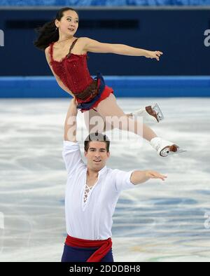 NESSUN FILM, NESSUN VIDEO, NESSUNA TV, NESSUN DOCUMENTARIO - la Felicia Zhang degli Stati Uniti e Nathan Bartholomay gareggiano in coppia a pattinare libero durante le Olimpiadi invernali al Palazzo di Pattinaggio di Iceberg a Sochi, Russia, mercoledì 12 febbraio 2014. Foto di Chuck Myers/MCT/ABACAPRESS.COM Foto Stock