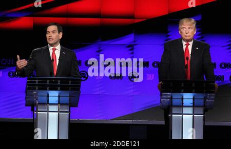 NO FILM, NO VIDEO, NO TV, NO DOCUMENTARIO - i candidati repubblicani alla presidenza Sen. Marco Rubio, sinistra, e Donald Trump durante il dibattito primario presidenziale della GOP al Bank United Center dell'Università di Miami a Coral Gables, FL, USA, giovedì 10 marzo 2016. Foto di Pedro Portal/El Nuevo Herald/TNS/ABACAPRESS.COM Foto Stock