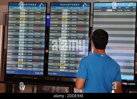 NESSUN FILM, NESSUN VIDEO, NESSUNA TV, NESSUN DOCUMENTARIO - anche se le operazioni presso l'aeroporto Luis Marin Muñoz a San Juan stanno migliorando molti voli sono stati cancellati dopo l'uragano Maria, (categoria 4) passato attraverso Puerto Rico devastando l'isola lasciando residenti senza potere il 20 settembre. Il 02 ottobre, 2017. Foto di Pedro Portal/Miami Herald/TNS/ABACAPRESS.COM Foto Stock