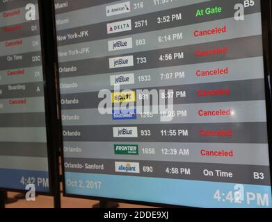 NESSUN FILM, NESSUN VIDEO, NESSUNA TV, NESSUN DOCUMENTARIO - anche se le operazioni presso l'aeroporto Luis Marin Muñoz a San Juan stanno migliorando molti voli sono stati cancellati dopo l'uragano Maria, (categoria 4) passato attraverso Puerto Rico devastando l'isola lasciando residenti senza potere il 20 settembre. Il 02 ottobre, 2017. Foto di Pedro Portal/Miami Herald/TNS/ABACAPRESS.COM Foto Stock