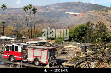 NO FILM, NO VIDEO, NO TV, NO DOCUMENTARIO - danni da Lilac Fire è mostrato il Venerdì mattina, 8 dicembre 2017 in un parco di casa mobile chiamato Rancho Monserate Country Club a Fallbrook, CA, Stati Uniti. Il Lilac fuoco bruciato diverse case nel parco mobile casa. Foto di Eduardo Contreras/San Diego Union-Tribune/TNS/ABACAPRESS.COM Foto Stock