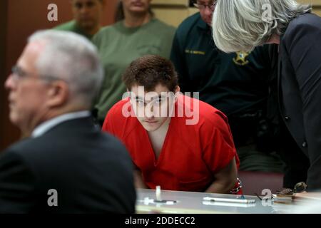 NESSUN FILM, NESSUN VIDEO, NESSUNA TV, NESSUN DOCUMENTARIO - Nikolas Cruz è visto durante un controllo di status sul suo caso al tribunale della contea di Broward a Fort Lauderdale, FL, USA mercoledì 15 agosto 2018. Foto di Amy Beth Bennett/Sun Sentinel/TNS/ABACAPRESS.COM Foto Stock