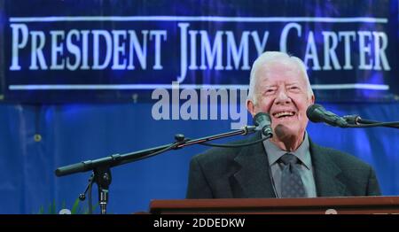 NO FILM, NO VIDEO, NO TV, NO DOCUMENTARIO - l'ex presidente Jimmy carter, 93, risponde alle domande degli studenti durante il suo municipio annuale con l'emory University freshman nella palestra del campus mercoledì 12 settembre 2018, ad Atlanta, GA, USA. Foto di Curtis Compton/Atlanta Journal-Constitution/TNS/ABACAPRESS.COM Foto Stock