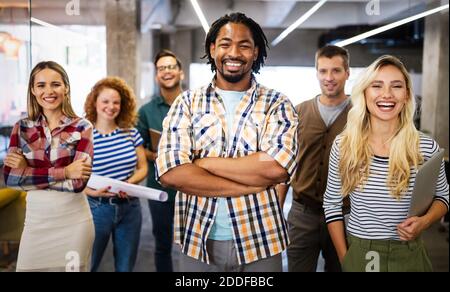 Gruppo di business di successo di persone architetti progettisti in office Foto Stock