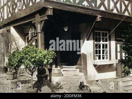 Die Alte Post a Bacharach im oberen Mittelrheinal, Deutschland 1930er Jahre. Antica stazione di posta a Bacharach nella valle del Reno superiore e centrale, Germania 1930s. Foto Stock