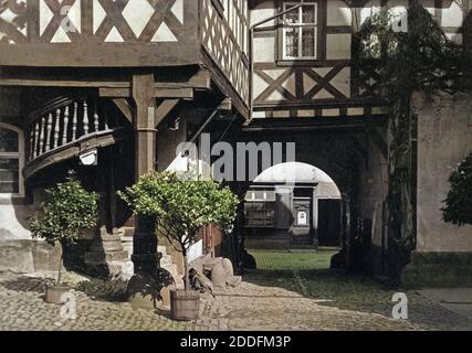 Die Alte Post a Bacharach im oberen Mittelrheinal, Deutschland 1930er Jahre. Antica stazione di posta a Bacharach nella valle del Reno superiore e centrale, Germania 1930s. Foto Stock