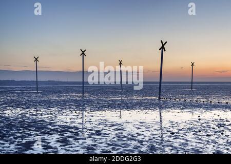 Geografia / viaggio, Germania, Schleswig-Holstein, Dagebuell, gloaming attraverso le case di fango sull'arbo, diritti aggiuntivi-clearance-Info-non-disponibile Foto Stock