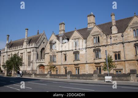 Oxford University Buildings in Oxford High Street, parte del Magdalen College nel Regno Unito, preso il 15 settembre 2020 Foto Stock