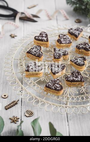 Biscotti di Natale di cuori di cocco Foto Stock