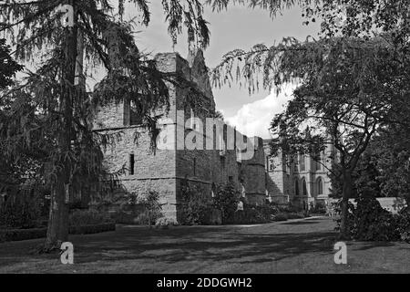 Rimane degli arcivescovi di York del palazzo a Southwell circa 1400 adiacente a Southwell Minster, Nottinghamshire Foto Stock