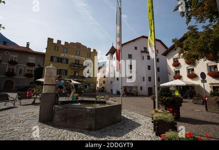 GLORENZA, ITALIA, 11 SETTEMBRE 2020 - Vista sulla città di Glorenza, provincia di Bolzano, Alto Adige, Italia Foto Stock