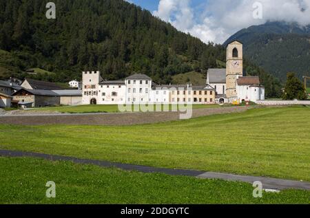 Il Convento di San Giovanni a Mustair, Patrimonio dell'Umanità dell'UNESCO, Svizzera. Foto Stock