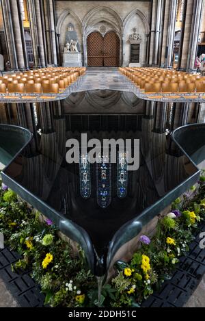 Il carattere alla Cattedrale di Salisbury, progettato da William Pye Foto Stock