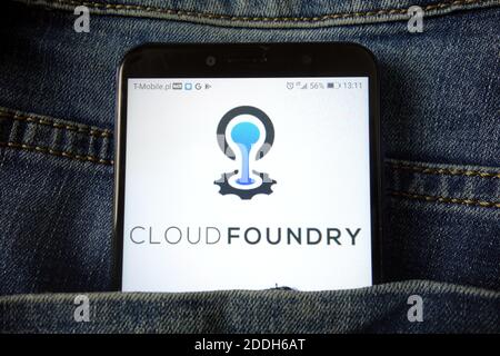 KONSKIE, POLONIA - 21 dicembre 2019: Logo Cloud Foundry visualizzato sul telefono cellulare Foto Stock