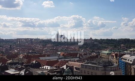 Castello di Praga dal vecchio municipio di Praga, Repubblica Ceca, Europa Foto Stock