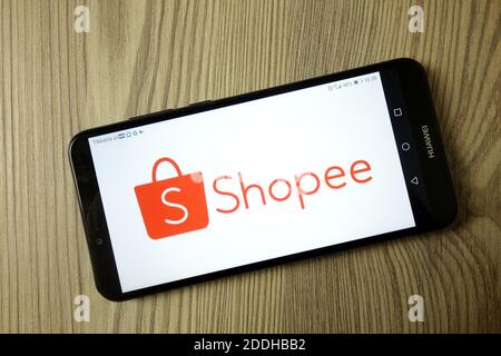 KONSKIE, POLONIA - 21 dicembre 2019: Logo della piattaforma Shopee visualizzato sul telefono cellulare Foto Stock