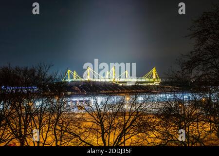 WestfalenStadium des BVB Dortmund, senza spettatori durante una partita in casa nel periodo Corona Foto Stock