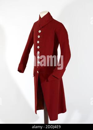 Camice da uomo, cappotto in tessuto Crimson del XVIII secolo con colletto a girello e bottoni per madre o perla., tessuti, tessuto, Abbigliamento, Cappotto, Costume, Moda Foto Stock