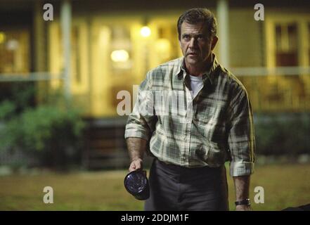 Mel Gibson, 'Signs' (2002) Photo credit: Touchstone / The Hollywood Archive / file Reference N. 34078-0320FSTHA Foto Stock