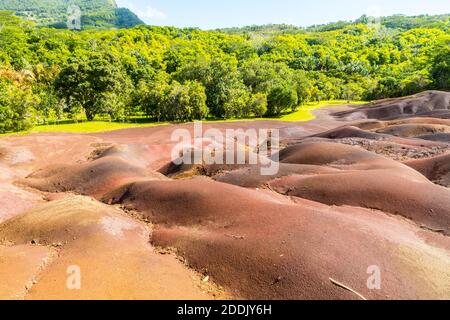 La bella Terra dei sette colori (Terres des Sept Couleurs). Chamarel, Isola Maurizio, Oceano Indiano, Africa Foto Stock