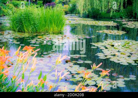 Les Jardins de Monet à Giverny - Giardino di Monet - Casa e giardini di giglio d'acqua dell'artista francese Claude Monet a Giverny, Francia Foto Stock